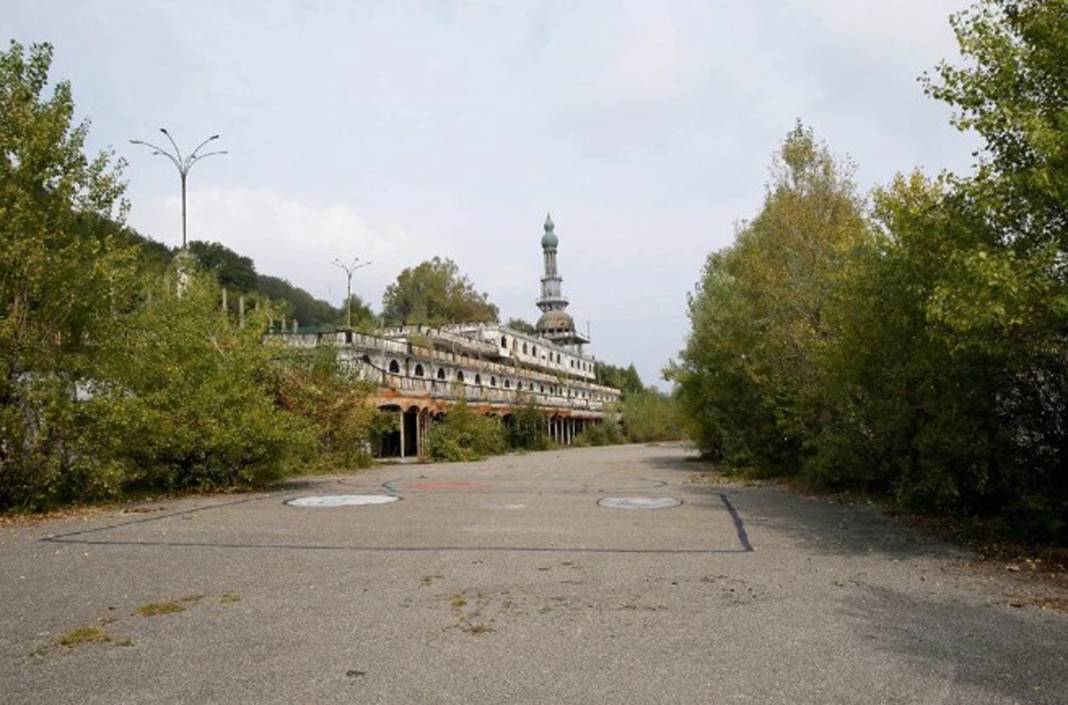 'Ölüm Adası' tatilcilerin yeni mekanı: Toprağı insan küllerinden oluşuyor 12